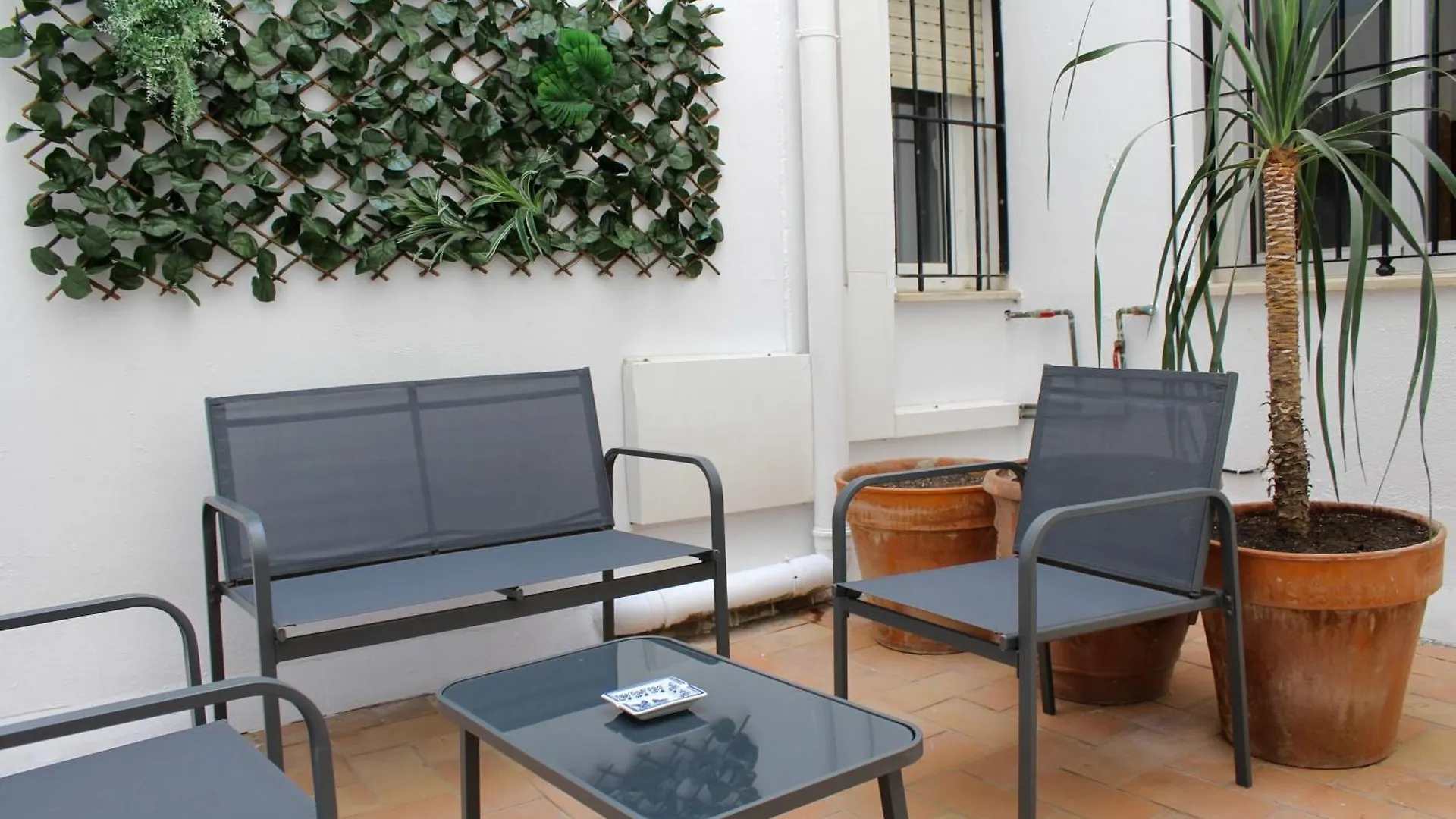 Wish Suite Plaza Nueva contacts